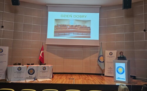 Dr Urszula Majdańska-Wachowicz reprezentowała Uniwersytet Zielonogórski na Szóstym Międzynarodowym Tygodniu Erasmusa w Diyarbakir w Turcji